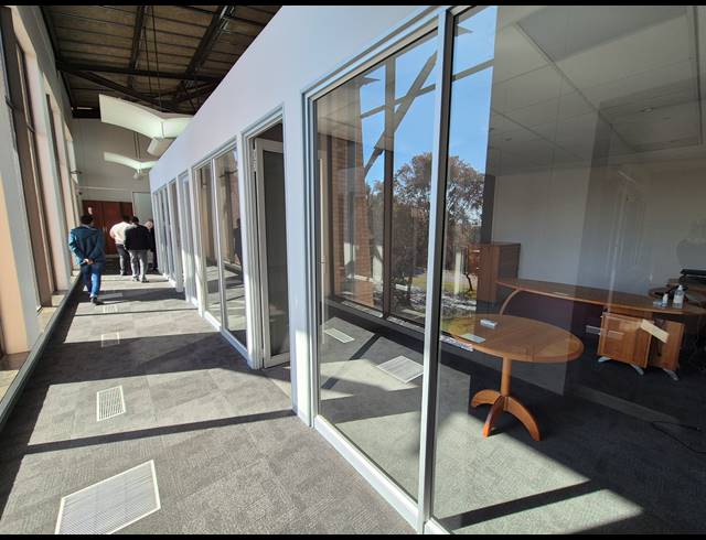 3,888M² OFFICE FOR SALE IN LONGMEADOW